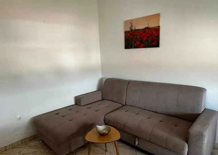 Three Lions Apartment Number 2