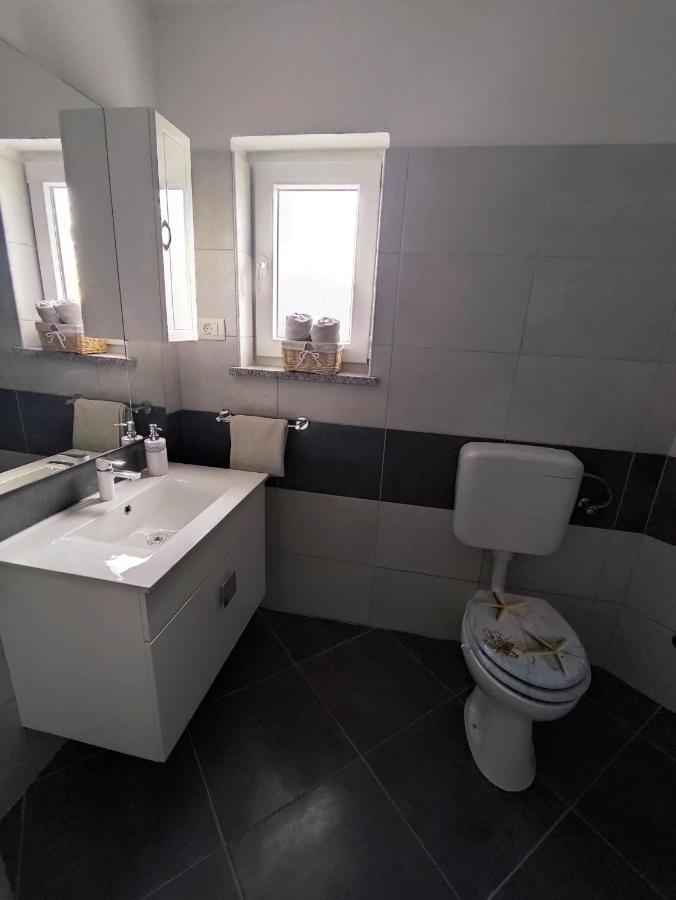 Three Lions Number 2 Apartment Pula